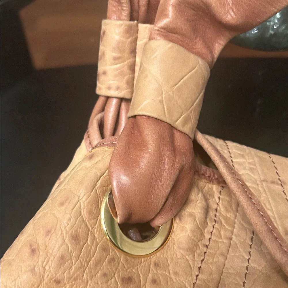 Elegant Tan Croc-Embossed leather Hobo Bag - Picture 11 of 13